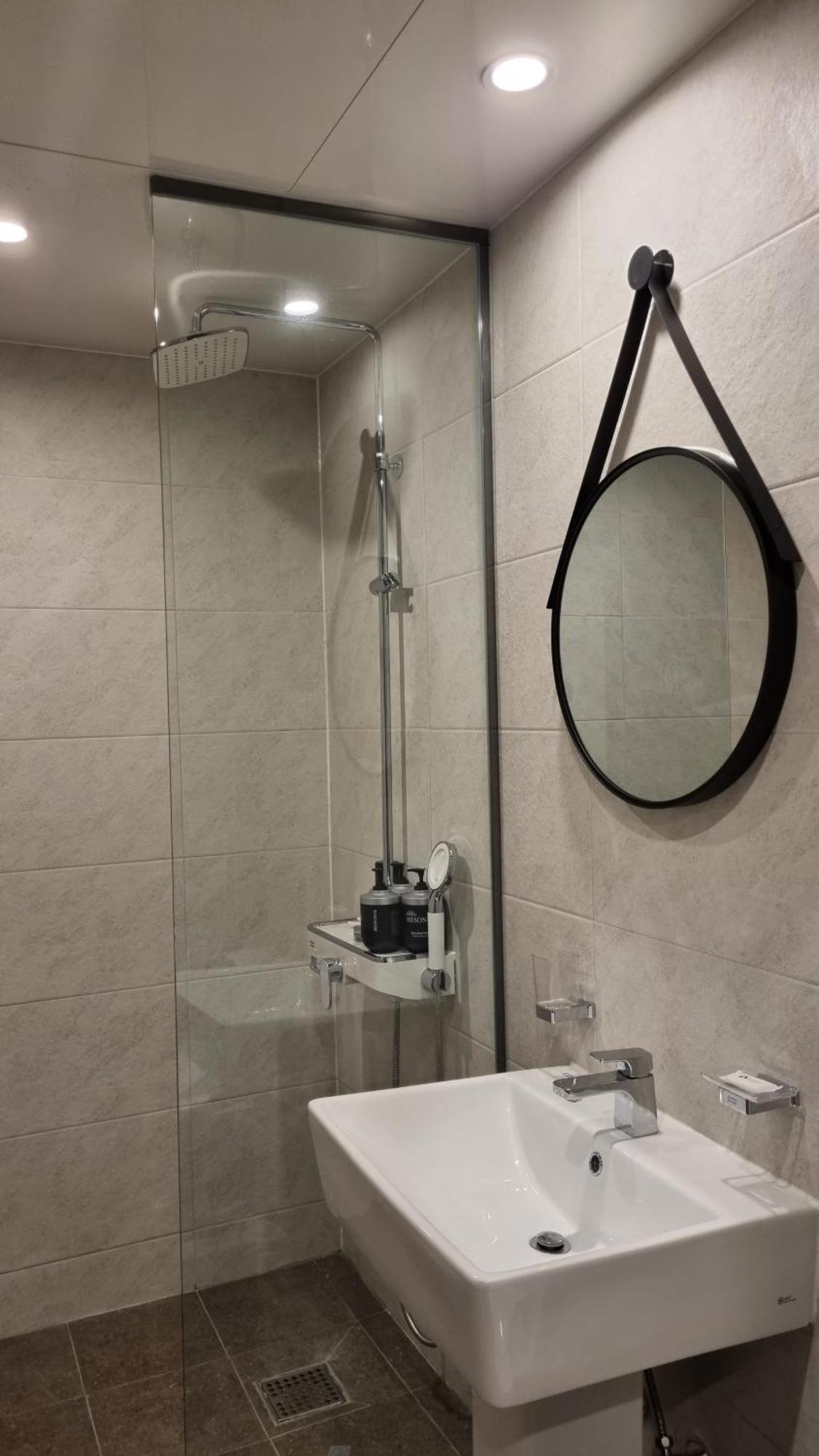 Hotel The Classic Ulsan Ruang foto